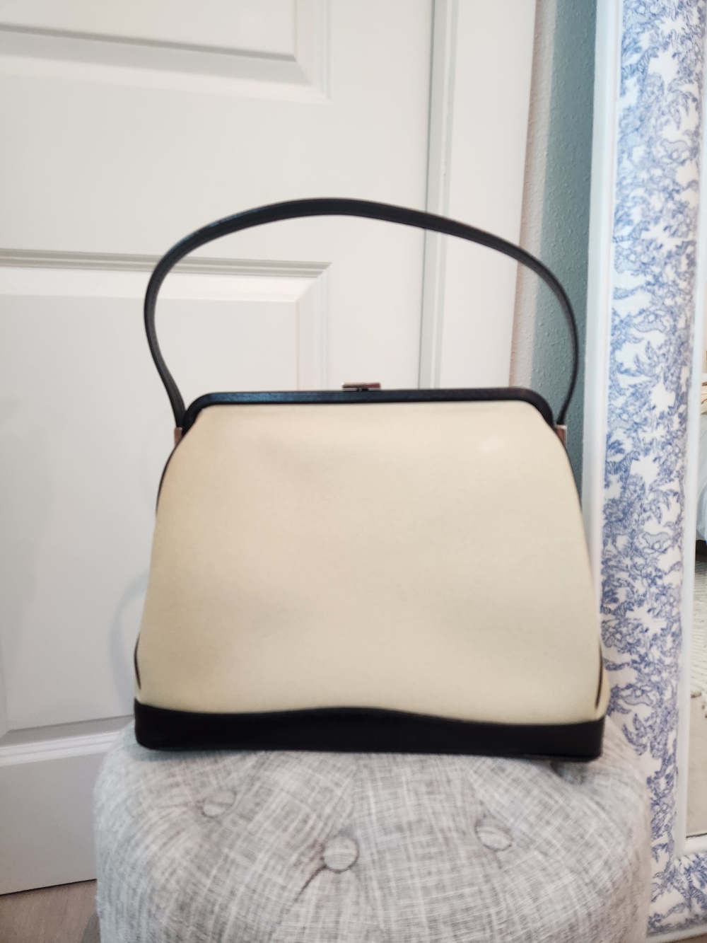 Vintage 1950s Canvas Suarez Cream and Black Structured Top-Handle Shoulder Bag